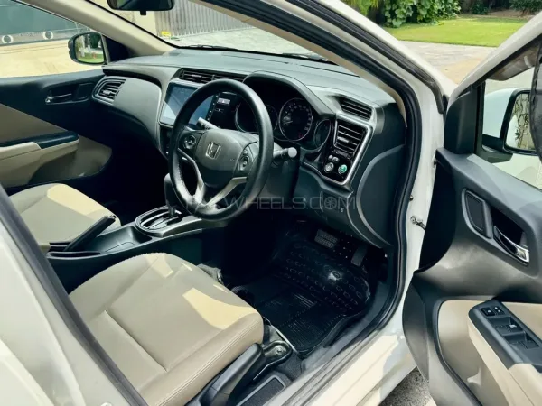 Honda City 1.5L ASPIRE CVT 2025 photo 4