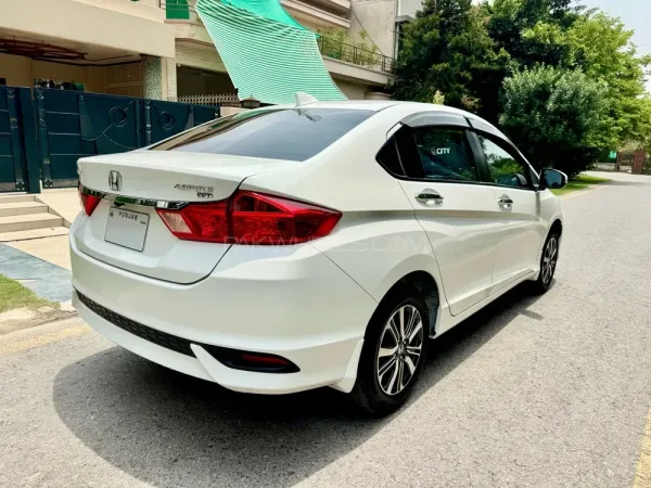 Honda City 1.5L ASPIRE CVT 2025 photo 3
