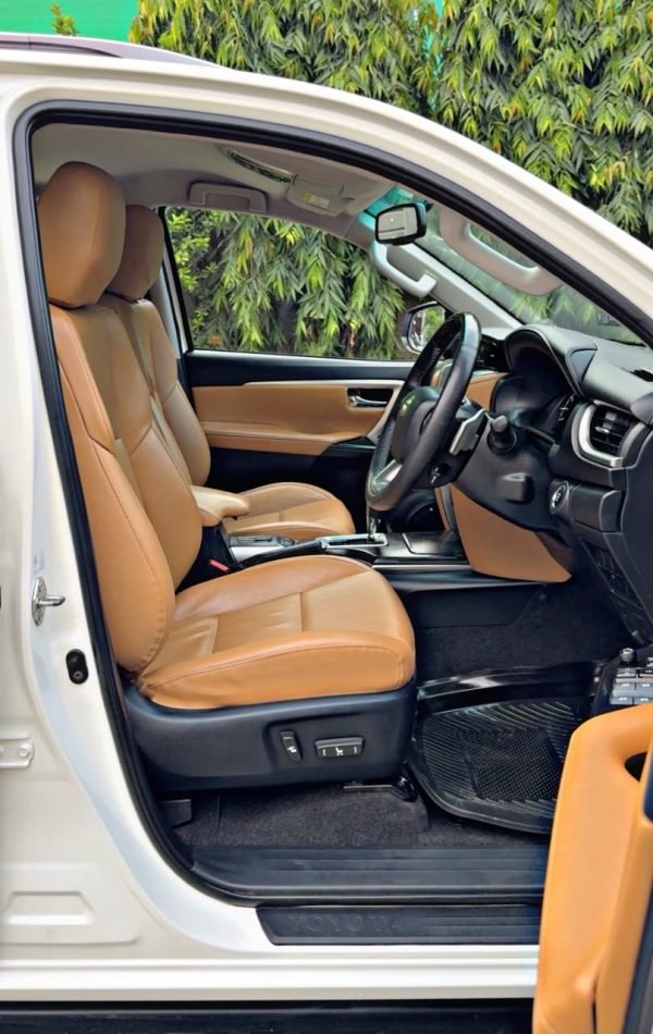 Toyota Fortuner 2.7 V 2021 photo 5