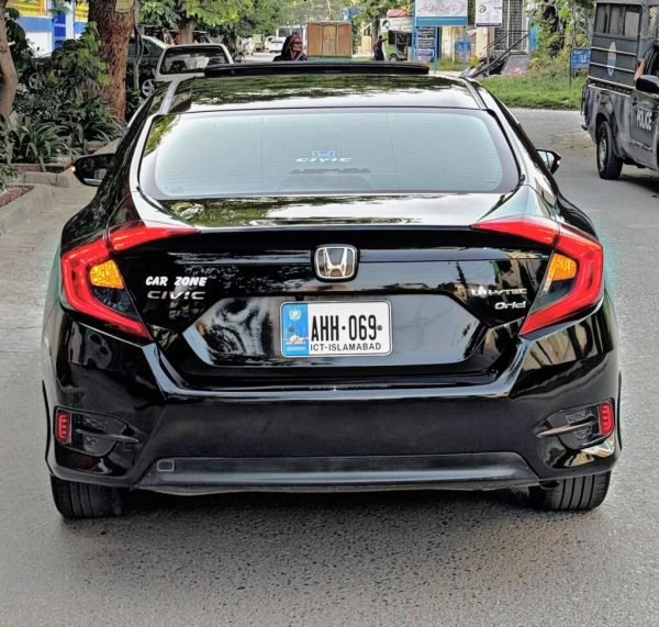 Honda Civic Oriel 1.8 i-VTEC CVT 2018 photo 8