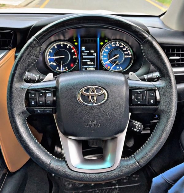 Toyota Fortuner 2.7 V 2021 photo 8