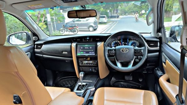 Toyota Fortuner 2.7 V 2021 photo 7
