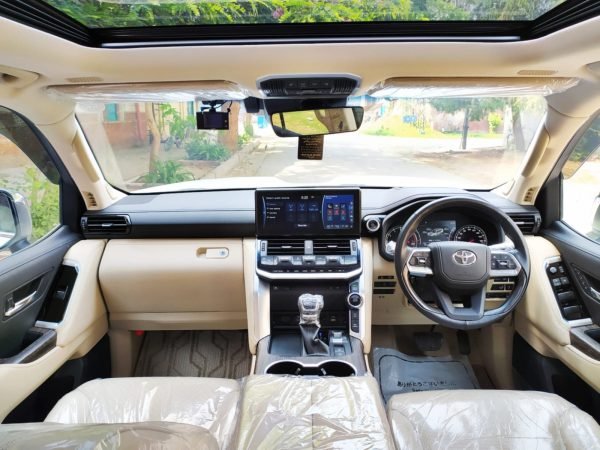 Toyota Land Cruiser ZX Gasoline 3.5L 2022 photo 8