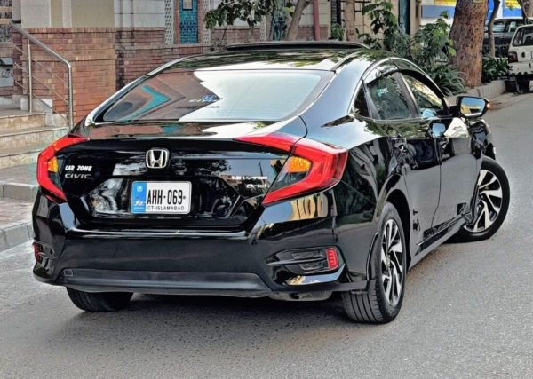 Honda Civic Oriel 1.8 i-VTEC CVT 2018 photo 4