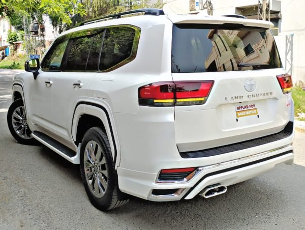 Toyota Land Cruiser ZX Gasoline 3.5L 2022 photo 4
