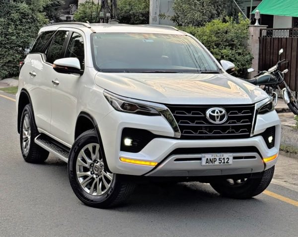 Toyota Fortuner 2.7 V 2021 photo 3